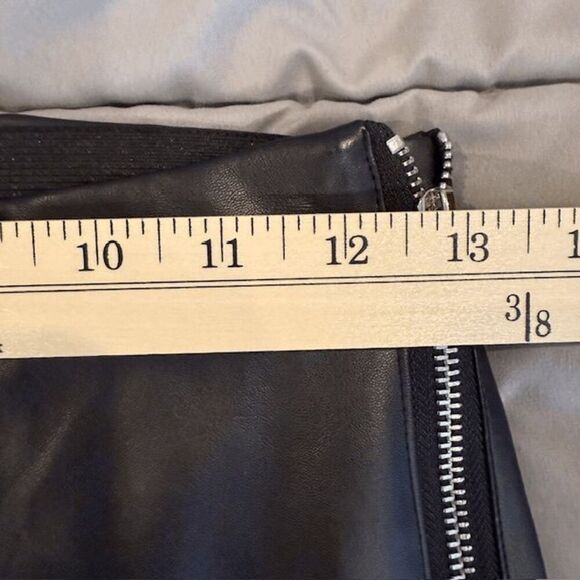 Revamped Faux Leather Leggings Exposed Side Zipper Front Seams Black Size XS - Picture 8 of 11